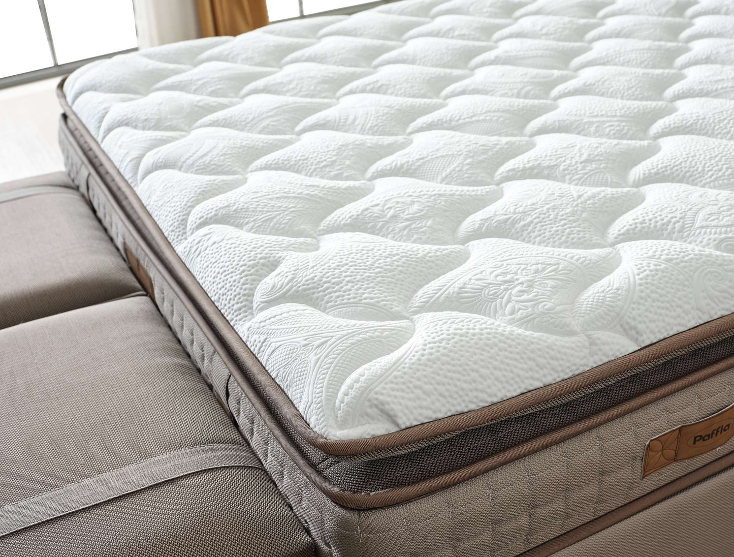 Boxspringbett Batum - Eleganz trifft Komfort - Taupe-Braun