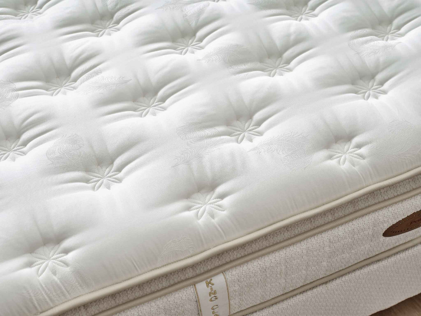 Boxspringbett Senna - Aufwachen in Leichtigkeit - Creme